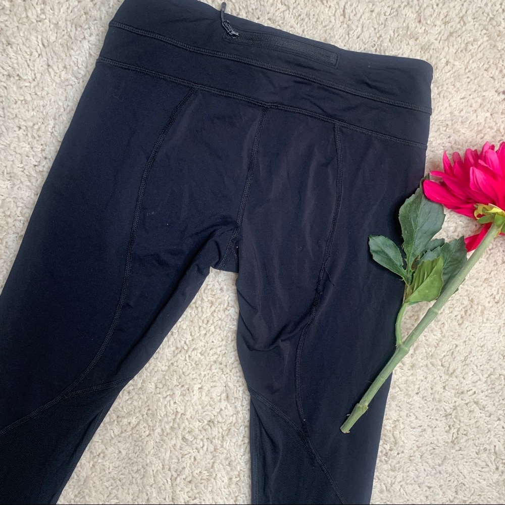 Lululemon Inspire Crop II *Luxtreme 4 - Picture 8 of 16